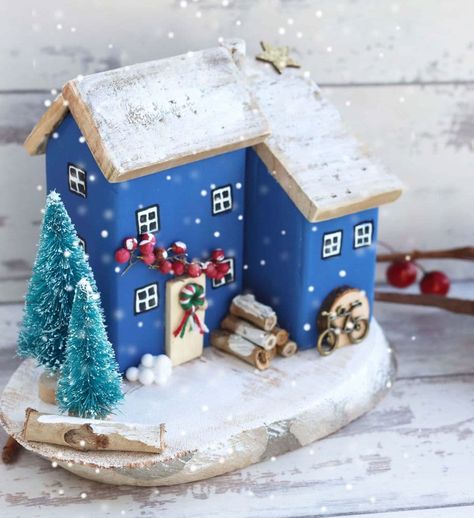 Wooden House Christmas Ornament snow scene Wooden Winter Decor, Wooden House Christmas, Mini Wooden Houses, Wooden House Decoration, Christmas Ideas Gifts, Small Wooden House, Bird Houses Painted, Wooden Houses, Beach Huts