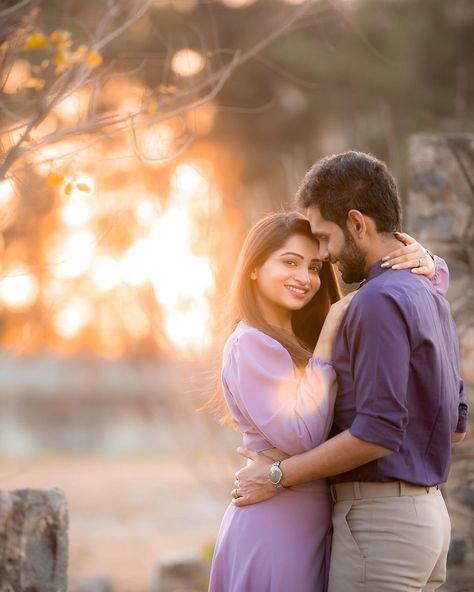 Find the best versatile collection of pre wedding photoshoot ideas on this list. Find ones you like & bookmark them for later! #prewedding, #wedding, #photoposes Photo Poses In Saree, Nakshathra Nagesh, Poses In Saree, Pre Wedding Photoshoot Beach, Couples Candid Photography, Wedding Shoot Ideas, Pre Wedding Photoshoot Props, Saree Black, Pre Wedding Photoshoot Outfit