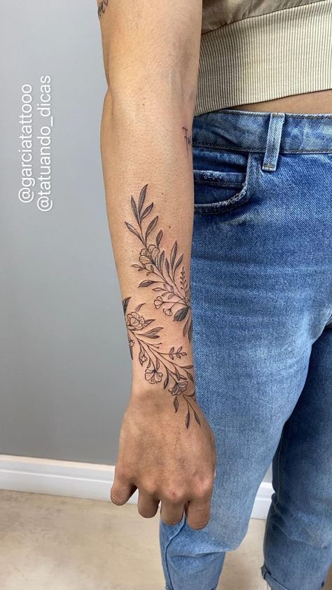 Tato Lengan Bawah, Wrap Around Wrist Tattoos, Element Tattoo, Around Arm Tattoo, Wrap Around Tattoo, Wrap Tattoo, Omerta Tattoo, Stylish Tattoo, Tato Lengan