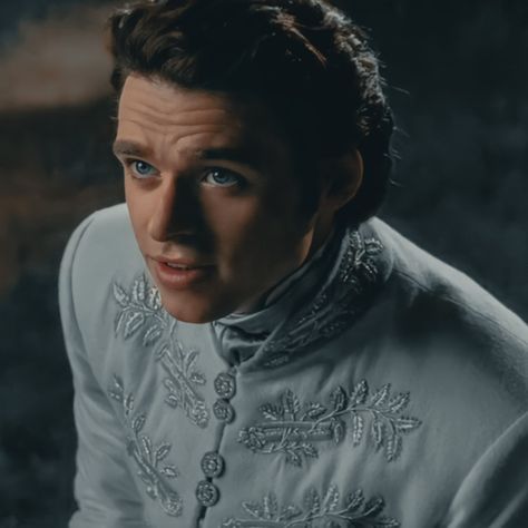 Cinderella 2015 Prince, Richard Madden Prince Charming, Prince Kit Cinderella, Cinderella And Prince Charming Aesthetic, Richard Madden Icon, Richard Madden Aesthetic, Prince Charming Aesthetic, Richard Madden Cinderella, Kit Cinderella