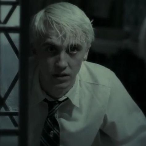 Draco Malfoy Aesthetic Pictures, Harry Potter Symbols, Drako Malfoy, Do I Like Him, Draco Malfoy Aesthetic, Lucius Malfoy, Tom Felton Draco Malfoy, Harry Potter Artwork, Draco Harry Potter