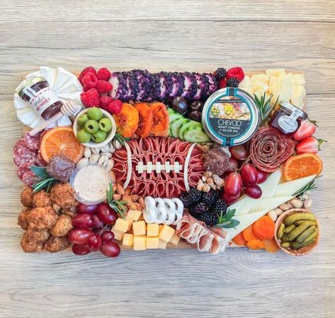 Nfl Charcuterie Board, Dallas Cowboys Charcuterie Board, Football Season Charcuterie Board, Charcuterie Board Ideas For Football Game, Buffalo Bills Charcuterie Board, Super Bowl Charcuterie Board Easy, Football Grazing Board, Football Game Day Charcuterie Board, Golf Charcuterie Board Ideas