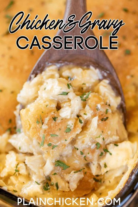 Chicken & Gravy Casserole - comfort food at its best! So simple and tastes AMAZING! Chicken, gravy mix, chicken broth, cream of chicken soup, flour, butter, buttermilk, and pepper. Can add frozen mixed vegetables to the casserole. Ready to eat in 30 minutes! This is definitely going in the dinner rotation! #chicken #casserole #comfortfood #rotisseriechicken Chicken Gravy Mix, Plain Chicken Recipe, Frozen Mixed Vegetables, Gravy Casserole, Chicken And Gravy, Chicken Casserole Easy, Amazing Chicken, Dinner Rotation, Favorite Recipes Chicken