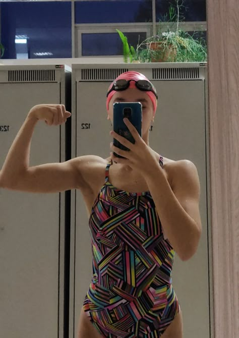 Swimming Exercise Aesthetic, Swimmer Vibe, Swimming Girlies, Swimming Pictures Ideas, Swim Girl Aesthetic, Swimming Outfit Aesthetic, Nadar Aesthetic, Female Swimmers Physique, Swimmer Motivation