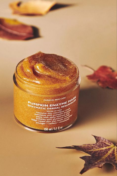 #skincare #skincareroutine #skincareaddiction Peter Thomas Roth Pumpkin Enzyme Mask, Wet Fingertips, Enzyme Mask, Pumpkin Enzyme Mask, Exfoliating Face Mask, Vegan Pumpkin Recipes, Skin Massage, Autumn Skincare, Pumpkin Mask