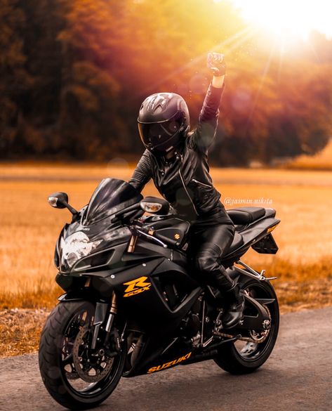 The most important thing is to have a good relationship with a bike Motorcycle Photo Shoot Woman, Motorcycle Photo Shoot, Female Motorcycle Riders, Best Motorbike, Biker Photography, Hot Biker Guys, Motorcycle Magazine, Diy Motorcycle, Biker Photoshoot