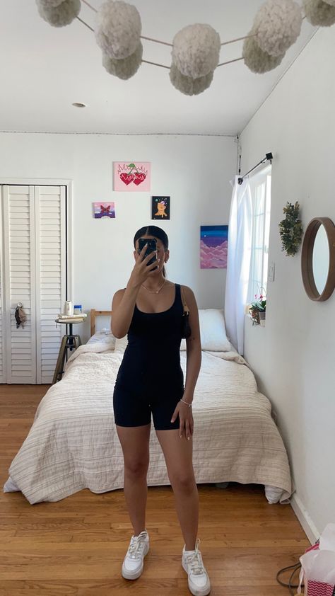 Aritzia Romper Outfit Ideas, Aritzia One Piece Outfit, Aritzia Romper Outfit, Aritzia One Piece, Aritzia Outfit Summer, Aritzia Romper, Aritzia Aesthetic, Jumpsuit Outfit Summer, Aritzia Jumpsuit