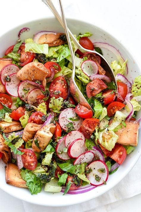 The BEST Fattoush Salad Recipe | foodiecrush.com Lebanese Bbq, Diet Chicken Salad, Mediterranean Diet Chicken, Fattoush Salad Recipe, Lebanese Salad, Food Planning, Fattoush Salad, Chicken Caesar Pasta Salad, Arabic Recipes