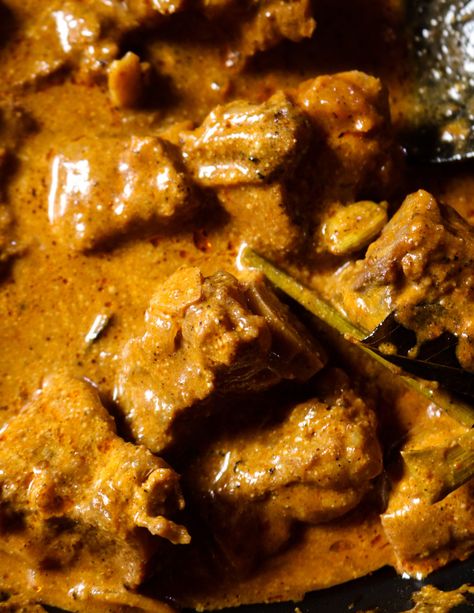 Beef Korma, Slow Cooker Curry Recipes, Goat Curry, Mutton Curry Recipe, Fried Meat, Goat Recipes, Curry Goat, Mutton Curry, Grilled Roast