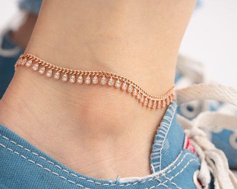 Handwriting Gifts, Feminine Necklace, Beautiful Anklet, Diamond Necklace Designs, Silver Chain Style, Silver Anklets, Ankle Bracelet, Chain Anklet, Stone Gold