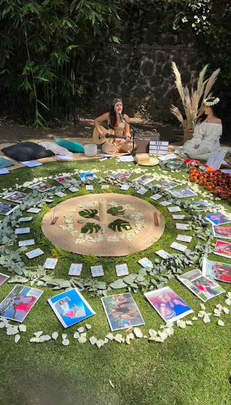 Cacao Ceremony, Holistic Center, Nature Mandala, Candy Bouquet Diy, Spa Interior Design, Sacred Circle, Healing Room, Wellness Studio, Yoga Decor