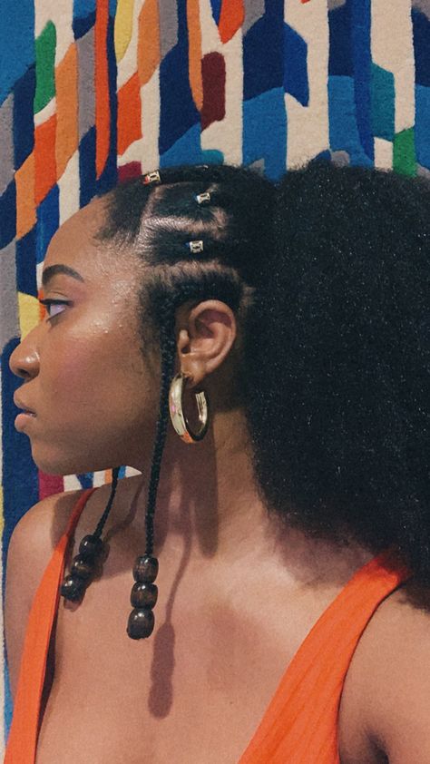 Twist With Beads, Afro Puff Hairstyles, Afro Puff Ponytail, Hairstyles Afro, Natural Hair Pictures, Afro Ponytail, Puff Ponytail, Marley Braids, Cute Prom Hairstyles