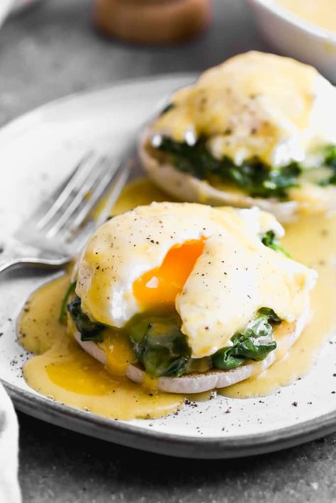 Homemade Hollandaise Sauce, Best Egg Recipes, Best Egg Salad Recipe, Florentines Recipe, Eggs Florentine, Easy Egg Recipes, Egg Dishes, Egg Recipes For Breakfast, Egg Breakfast