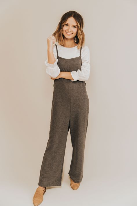 Modest Jumpsuit Outfit Ideas | Casual Jumpsuit Outfits Layered Romper Outfit, Jumpsuit Outfit Poses, Jumper Outfit Ideas Jumpsuits, Black Jumpsuit Outfit Summer, Jump Suites Outfit Casual, Layered Jumpsuit Outfit, How To Style Jumpsuit Outfit Ideas, Winter Romper Outfit, Jumper Outfit Ideas