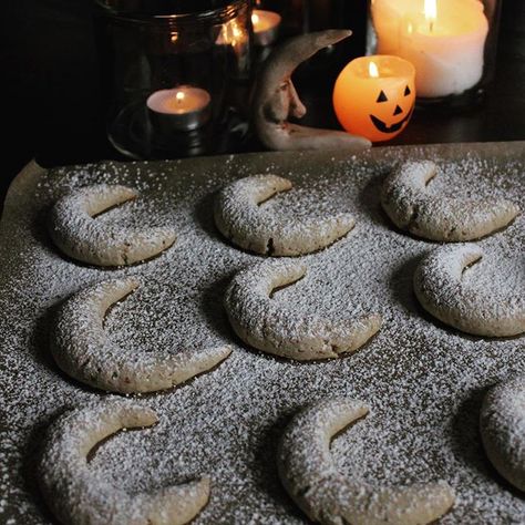 Food Witch Aesthetic, Imbolc Moon Cookies, Yule Moon Cookies, New Moon Food, Moon Spell Cookies, Witchy Themed Food, Full Moon Cookies, Fall Equinox Celebration Food, Witch Inspired Food