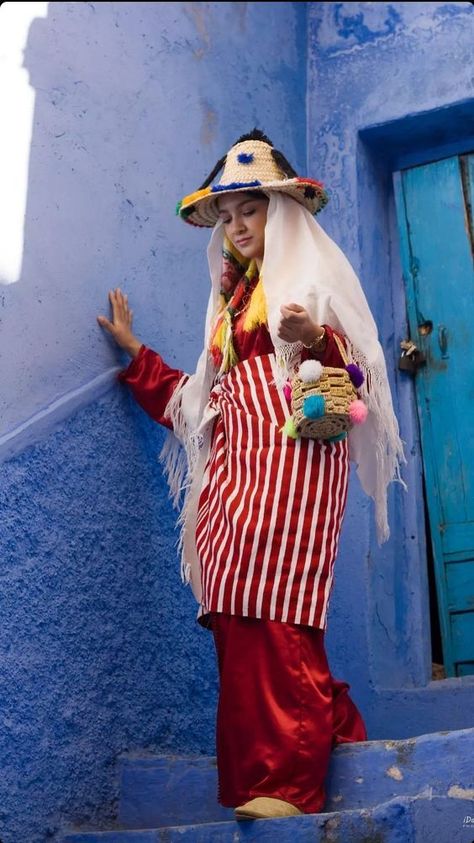 MYTHODEA Moroccan Traditional Clothing, Boho Hippie Fashion, Steve Mccurry, Moroccan Women, Tiktok Ideas, Moroccan Culture, Vintage Blog, Sternum Tattoo, Hippie Fashion