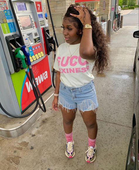 Cute Club Outfits With Sneakers, White Gucci Sneakers Outfit, Baddie Outfits Sneakers, Gg Rhyton Sneaker Outfit, Prada Sneakers Outfit Black Women, Gucci Sneakers Outfit Black Women, Gucci Socks Outfit Black Women, Gucci Rhyton Sneakers Outfit Women, Gucci Shoes Sneakers Outfit