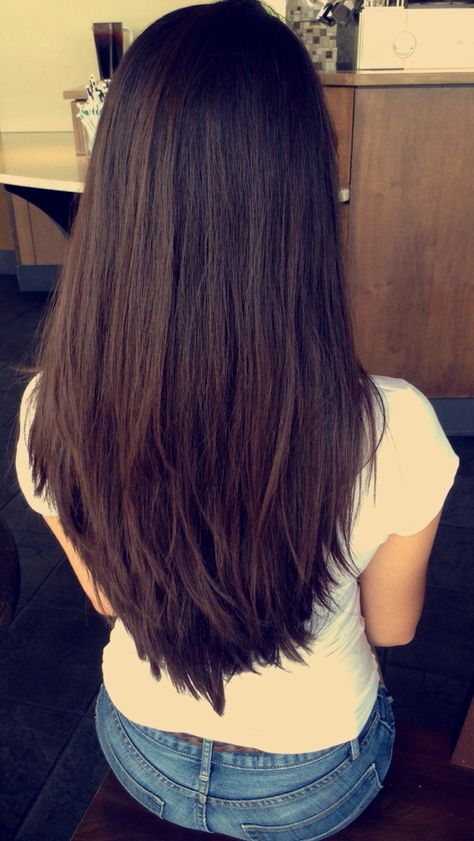 v cut • layered • long layers • long hair • long hairstyles • brunette • highlights Kadeřnické Trendy, Long Layered Haircuts, Hair 2018, Long Layered Hair, Haircuts For Long Hair, Long Straight Hair, Asian Hair, Medium Hair Cuts, Dark Brown Hair