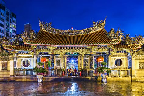 Taipei Longshan Temple. Longshan Temple in Taipei, Taiwan #Sponsored , #AD, #AFFILIATE, #Taipei, #Temple, #Taiwan, #Longshan Blue Texture Background, Pray For Love, New Taipei City, Landlocked Country, Taipei City, Tainan, Beautiful Travel Destinations, Photographs Of People, Beautiful Travel