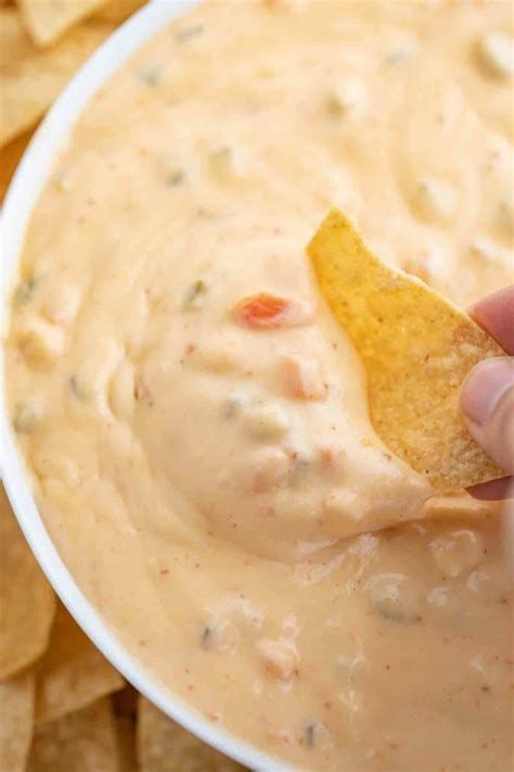 Cheddars Queso Dip Recipe Copycat Cheddars Queso Dip Recipe, Restaurant Hacks, Mexican Queso, Chipotle Queso, Creamy Chili, Copycat Food, Chili Cheese Dip, Chipotle Recipes, Homemade Chipotle