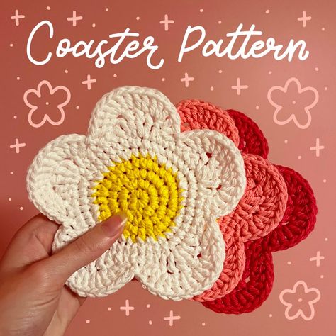 Flower Cushion Crochet, Cute Crochet Things To Make, Crochet For Sale, Coaster Patterns Crochet, Crochet Things To Sell Ideas, Acrylic Crochet Projects, Flower Coasters Crochet, Fast Crochet Gifts, Simple Crochet Gifts