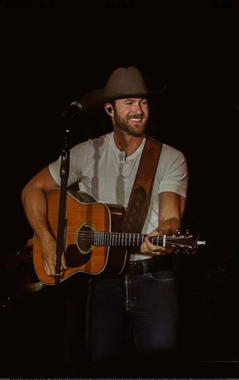 Country Singer Aesthetic Men, Riley Green Wallpaper, Riley Green Aesthetic, Country Singer Aesthetic, Country Music Aesthetic, Riley Green, Cody Johnson, Modern Cowboy, Texas Country