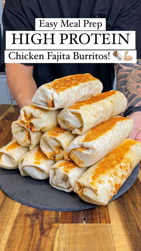 AUSSIE FITNESS 🇦🇺💪🏼 | Dez Cerimagic | High Protein Creamy Chicken Fajita Burritos🌯 Easy Meal Prep With 56g Protein💪🏼 (Macros: Per Burrito - 10 Total) 498 Calories 34.6gC |… | Instagram High Calorie Chicken Wrap, High Protein Burrito Freezer, Easy Lunch Recipes Meal Prep, Meal Prep Freezer Burritos, Calorie Deficit Lunch Meal Prep, Grilled Chicken Recipes Meal Prep, High Protein Freezer Breakfast Burritos, High Protein Shakes Muscle Gain, Chicken Wrap High Protein