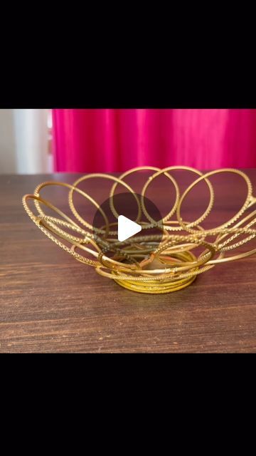 Diy Bangle Decor Ideas, Bangle Decoration Ideas, Bangles Decoration Ideas, Old Bangles Crafts Ideas, Bangles Diy, Reels Instagram, Bangles Indian, Dresses Indian, Designer Dresses Indian