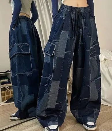 Denim Pants Upcycle, Upcycle Cargo Pants, Patchwork Denim Pants, Upcycle Pants Diy, Upcycling Pants Ideas, Diy Baggy Pants, Denim Baggy Pants Outfit, Diy Cargo Pants, Upcycling Pants