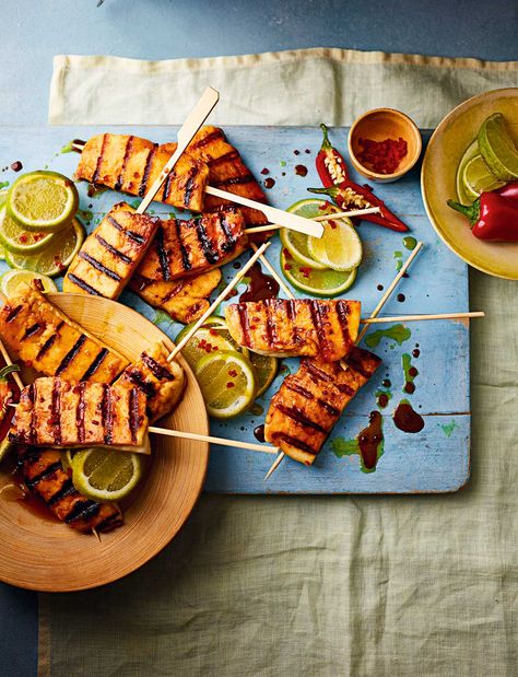 This halloumi skewers recipe includes a delicious honey, lime and chilli marinade. Serve at your next summer bbq or al fresco lunch Halloumi Skewers, Haloumi Recipes, Bbq Veggies, Vegetarian Grilling, Vegetarian Bbq, Barbeque Recipes, Bbq Menu, Bbq Skewers, Skewer Recipes