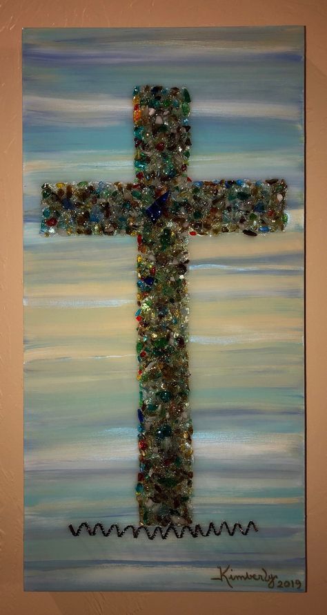 Crushed Glass Art, Glass Crafts Diy, Broken Glass Crafts, Glass Cross, Travel Crafts, Sign Of The Cross, Shell Crafts Diy, Glass Art Projects, Panels Wall