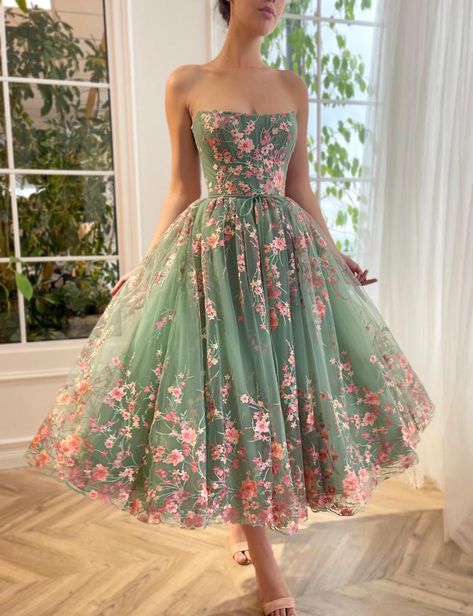 Blush Rose Bouquet, Teuta Matoshi, Bouquet Dress, Corset Midi Dress, Floral Corset, Prom Dresses For Teens, Embroidered Tulle, Embroidery Floral, فستان سهرة