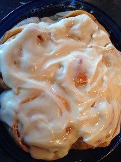 Pudding Cinnamon Rolls, Pillsbury Cinnamon Roll Recipes, Rhodes Cinnamon Rolls, Copycat Cinnabon, Cinnabon Rolls, Make Cinnamon Rolls, Cinnamon Bun Recipe, Cinnabon Cinnamon Rolls, Fluffy Cinnamon Rolls