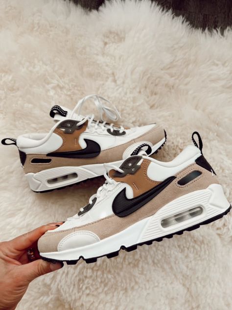 Air Force Max 90 Outfit, Shoe Game Women, Trending Shoes 2023, Sneakers Fashion Black, Nike Women Shoes, Gucci Men Shoes, Women Casual Shoes, Best Shoes For Men, Cute Nike Shoes