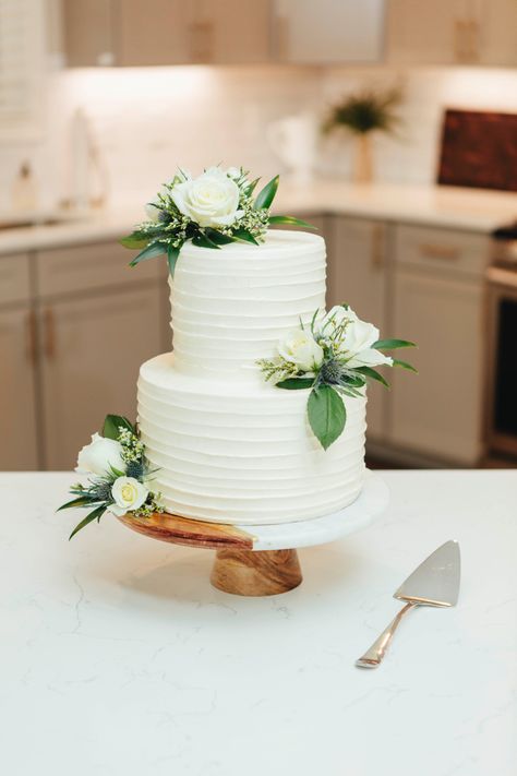 10 In Wedding Cake, Wedding Cake White And Green Flowers, Plain 2 Tier Wedding Cake, Basic 2 Tier Wedding Cake, Wedding Cake Botanical, Wedding Cake 6 Inch, Wedding Cakes 2 Layers, Wedding Cake Farmhouse, Two Tiered Wedding Cake With Flowers