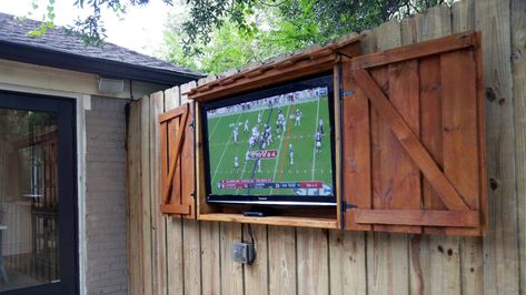 Patio Tv, Outdoor Tv Enclosure, Outdoor Tv Cabinet, Tv Enclosure, Ideas De Piscina, Cabinet Build, Outdoor Cabinet, Outdoor Kitchen Island, Backyard Entertaining