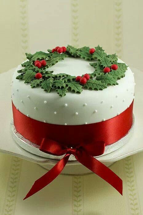 How to decorate a Christmas cake: Wreath cake Flori Fondant, Winter Torte, Torte Creative, Christmas Cake Designs, Torte Cupcake, Christmas Cake Decorations, God Mad, Xmas Cake, Cake Decorating Ideas