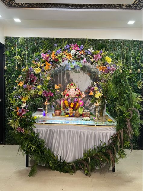 Latest Ganpati Decoration At Home, Ganapati Decoration At Home, Diy College Decor, Nail References, Ganpati Makhar, Ganesha Decoration, Ganpati Decoration Theme, Ganpati Decor, Diy College