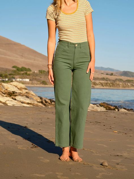 Painter Pants – Mollusk Surf Shop Painter Pants Outfits Women, Style Yellow Pants, Style For Short Women, Outdoorsy Outfits, Granola Outfits, Hawaii Fashion, Wardrobe Challenge, Painter Pants, Mollusk Surf