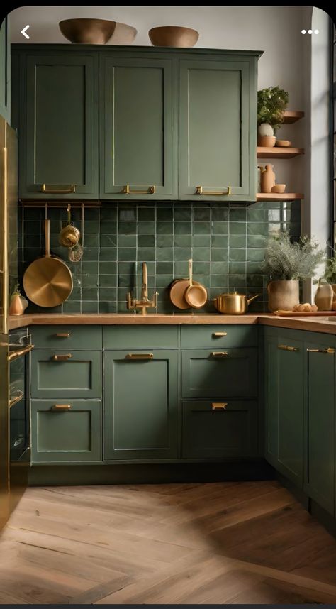 Green Kitchen Cabinet, Olive Green Kitchen, Dark Green Kitchen, Green Kitchen Designs, Green Backsplash, Sage Green Kitchen, Kitchen Cabinet Ideas, Kitchen Cupboard Designs, Green Kitchen Cabinets