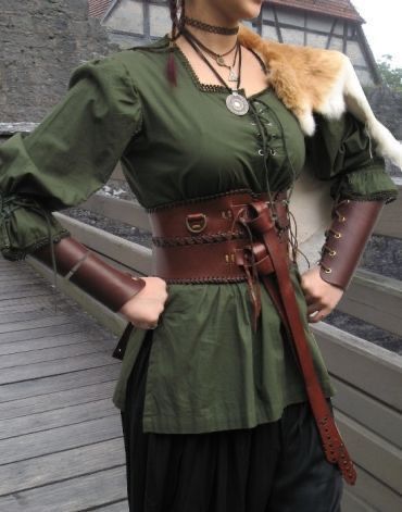 Maiden Costume, Moda Medieval, Medieval Clothes, Viking Costume, Viking Shield, Viking Clothing, Larp Costume, Shield Maiden, Medieval Costume