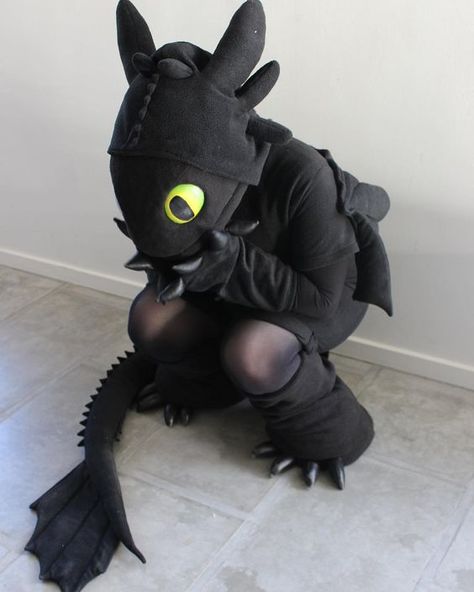 Black Dragon Costume, Toothless Hoodie, How To Disguise Yourself, Astrid Cosplay, Tooth Costume, Toothless Costume, Kule Ting, Halloween Costumes For 3, Dragon Costume