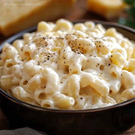 This White Cheddar Mac and Cheese is creamy, cheesy, and easy to make. Perfect for a comforting family meal! Mac And Cheese With White Cheddar, White Creamy Mac And Cheese Recipe, Mac And Cheese Recipe White Cheddar, Chilis White Cheddar Mac And Cheese, Creamy White Mac And Cheese, Easy White Cheddar Mac And Cheese, Creamy White Cheddar Mac And Cheese, Shells Mac And Cheese Recipe, Homemade White Cheddar Mac And Cheese