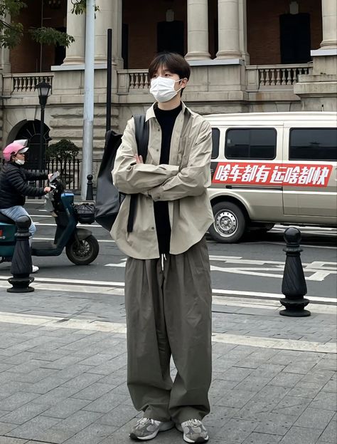 Tokyo Fashion Men, Chinese Men Fashion, Chinese Fashion Men, Taiwan Outfit, Agender Fashion, Outfit Nam, 2024 Ootd, Clothing Design Sketches, Chinese Fashion