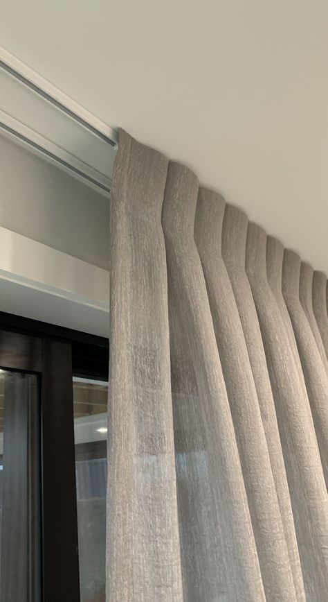 Minimalistic Curtains, Curtain Designs For Bedroom, Window Curtain Designs, Curtains Living Room Modern, Window Curtains Living Room, Curtain Styles, The Curtains, تصميم للمنزل العصري, Living Room Decor Curtains