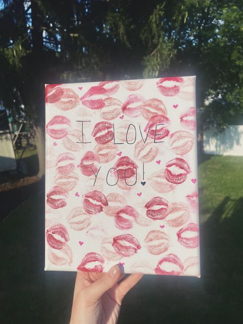 Kisses On Canvas Lipstick, Canvas With Kisses, Lip Canvas Painting, Kissing Canvas Painting Ideas, Kisses Canvas Art, Artwork For Boyfriend, Diy Valentines Canvas Art, Kiss Painting For Boyfriend, Canvas Painting Gift Ideas For Friend