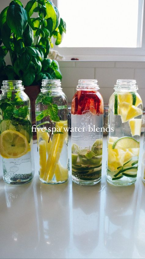 Cucumber Lime Water, Water With Cucumber, Aaliyah Core, Kiwi Water, Healthy Water Recipes, Lime Infused Water, Cousins Sleepover, Hot Water With Lemon, Core Water