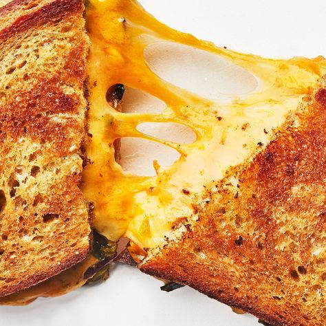 Crispy Grilled Cheese, Cheese Pull, Grilled Sandwiches, Perfect Grilled Cheese, Steak Sandwiches, Cilantro Chutney, Gourmet Grilled Cheese, Pet Diy, Baked Pasta