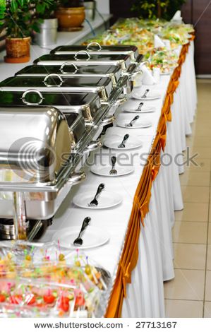 buffet---love the clean organization Bufette Ideas, Wedding Buffet Table Decor, Katering Pernikahan, Wedding Buffet Table, Buffet Set Up, Wedding Buffet Food, Catering Table, Catering Food Displays, Deco Buffet