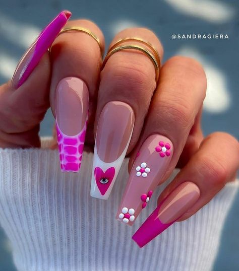 Summer Coffin Nails, Coffin Nails Designs Summer, Classy Nail Art Ideas, Colourful Nails, Vacation Nails, Colorful Nail Designs, Nagel Inspo, Pink Vibes, Nails 2024